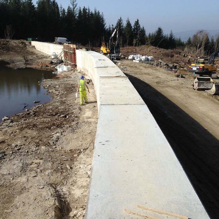 Curved concrete wall